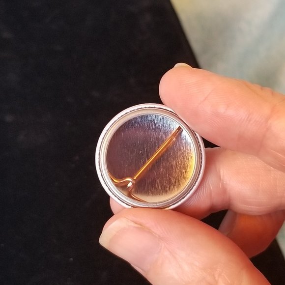 NWT Brooch / Pin "World Citizen" Black & White 1" - Picture 4 of 7